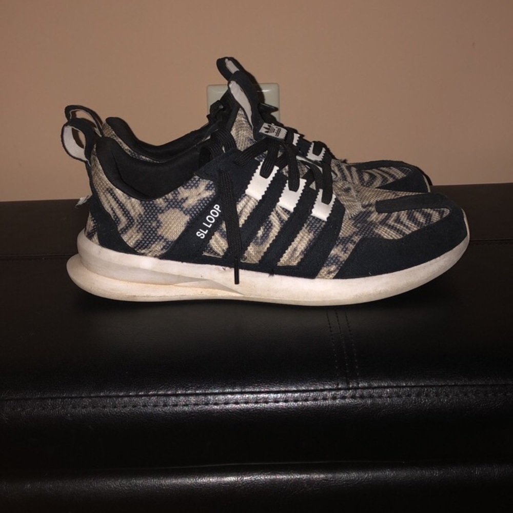 Adidas SL Loop